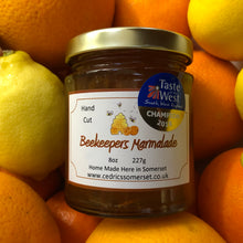 Load image into Gallery viewer, Beekeepers Marmalade Cake, Champion Beekeepers Marmalade & Honey Chunk Gift Box