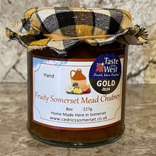 Load image into Gallery viewer, Cedrics Somerset gift Box 2025 - Cider & Apple Cake, Cider, Cheese and Chutney