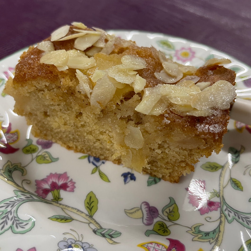 Gluten Free Pear, Almond and Cinnamon Cake